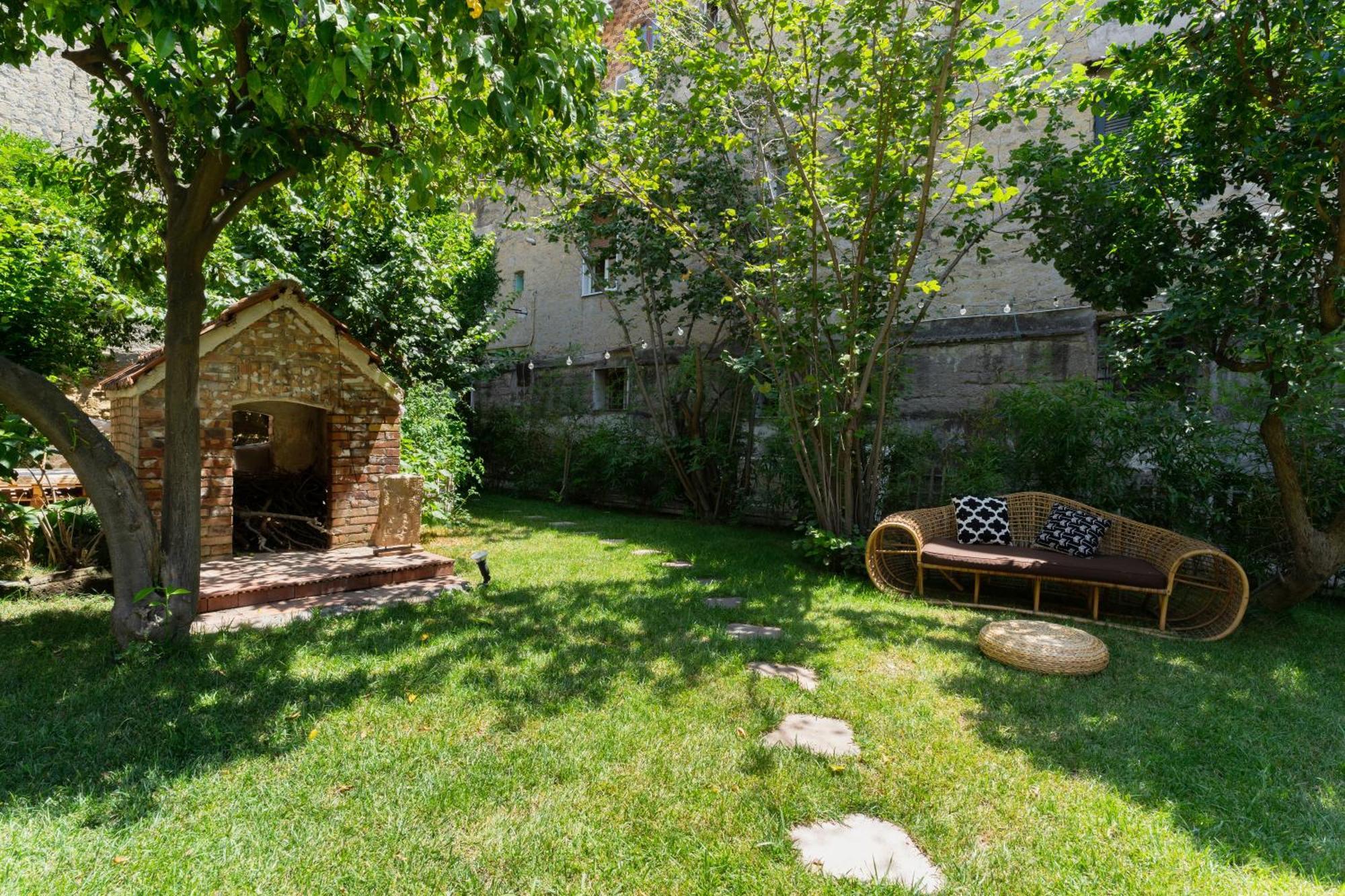 Hopestel Secret Garden Hostel *